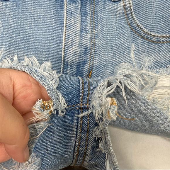 Kendall & Kylie Embroidered Jean Shorts Blue High Rise Cutoff Distressed Size 5 - Picture 5 of 10